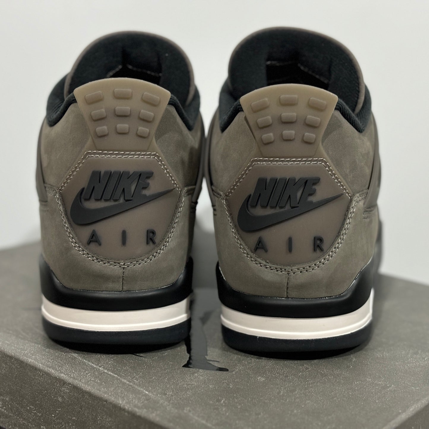 JORDAN 4
