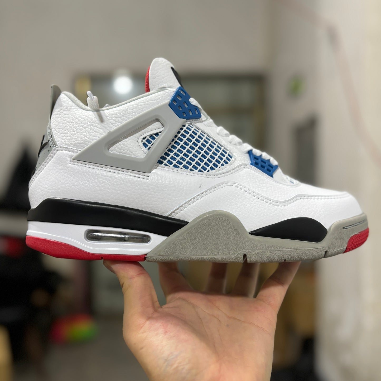 JORDAN 4