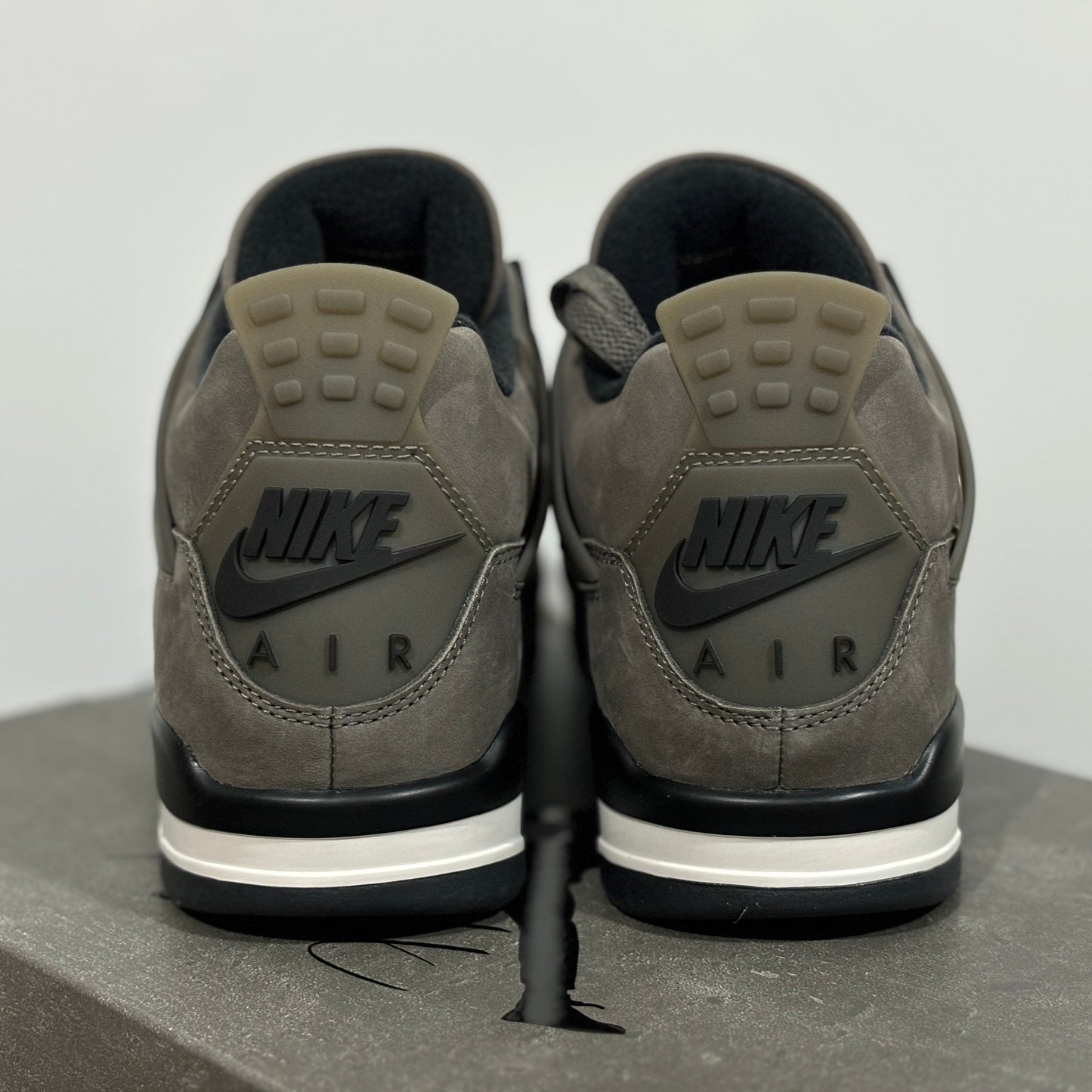 JORDAN 4