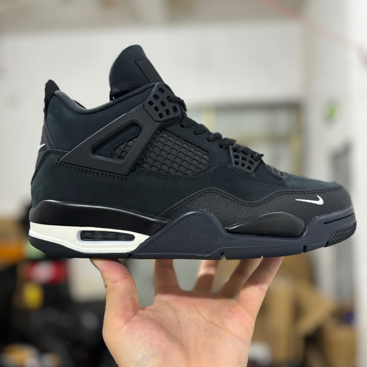 JORDAN 4