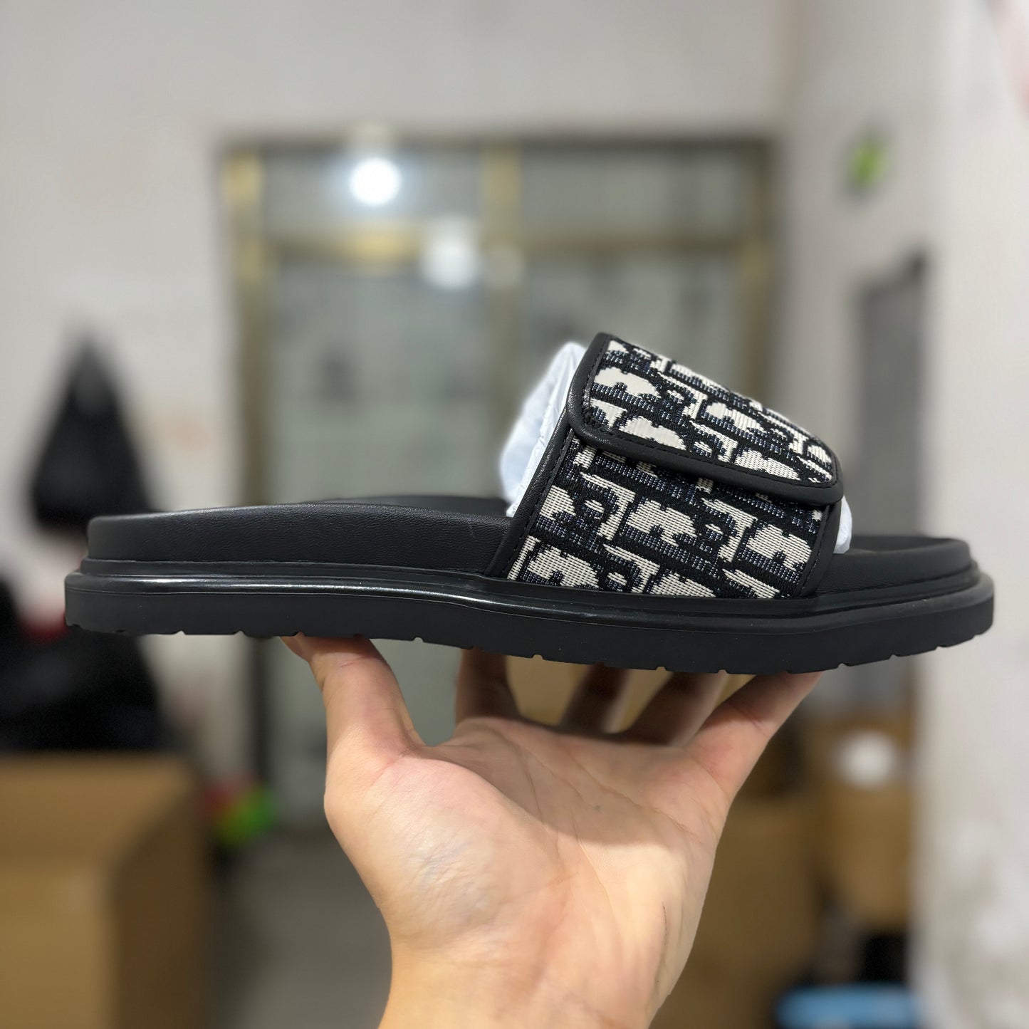 כפכפי DIOR