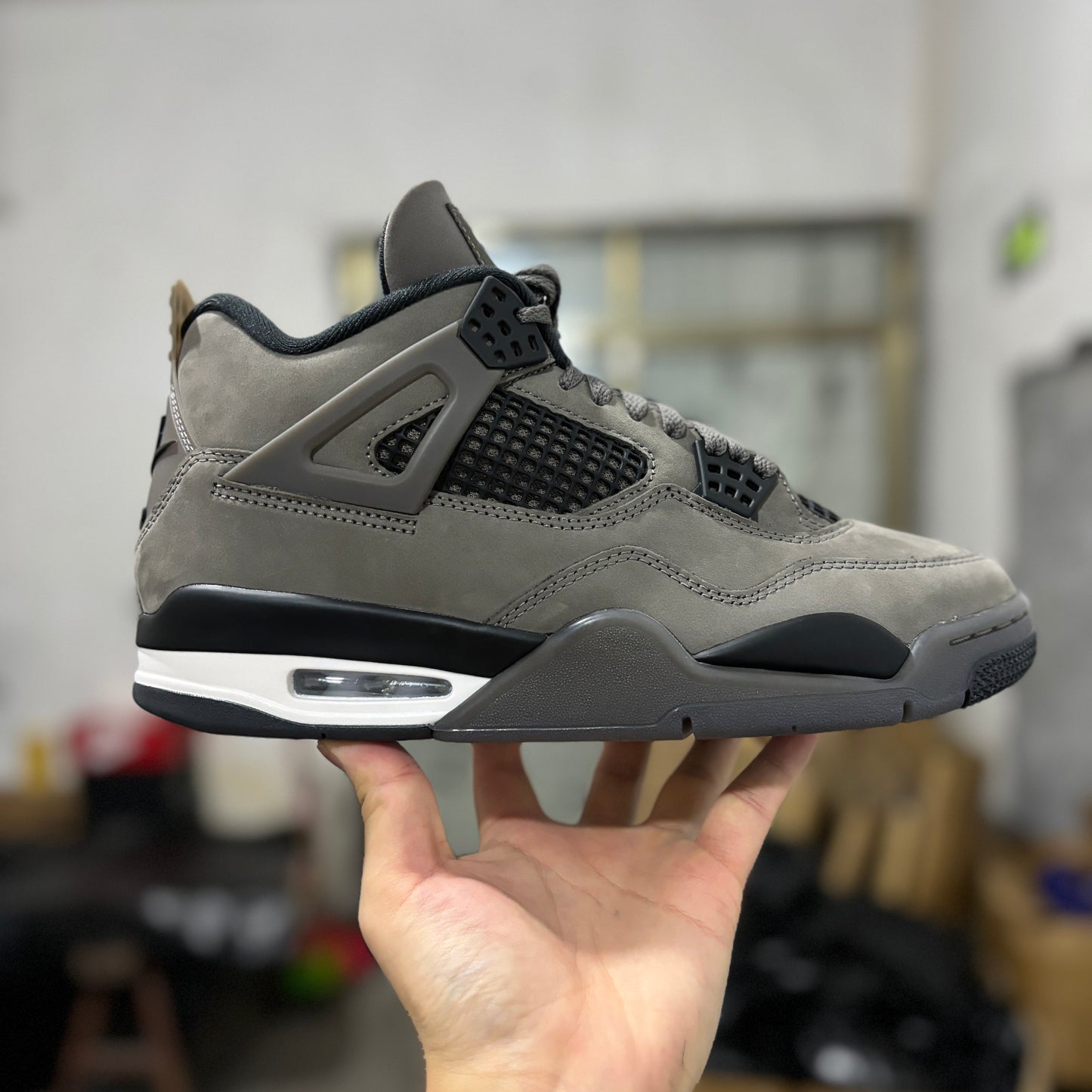 JORDAN 4