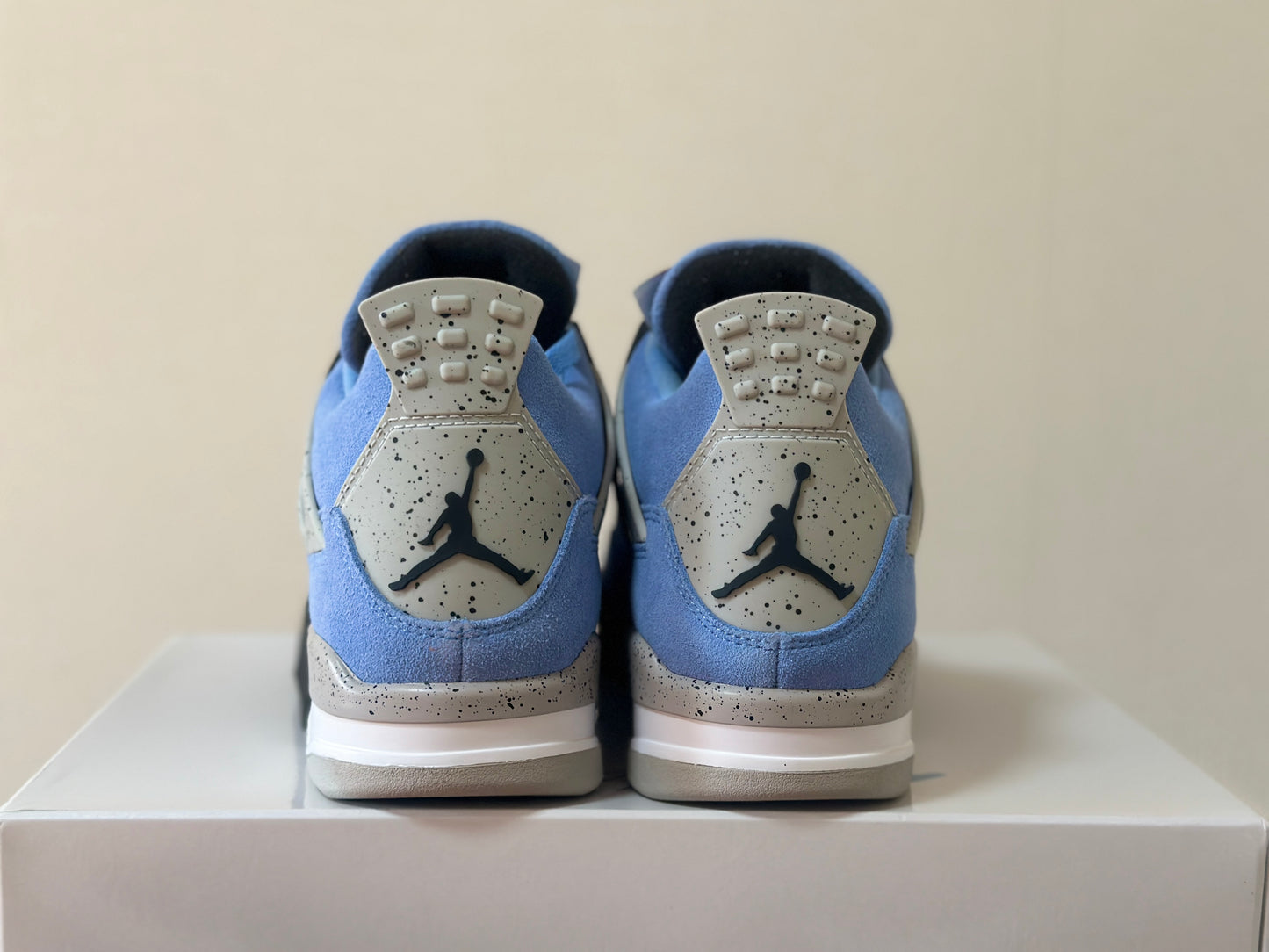 JORDAN 4