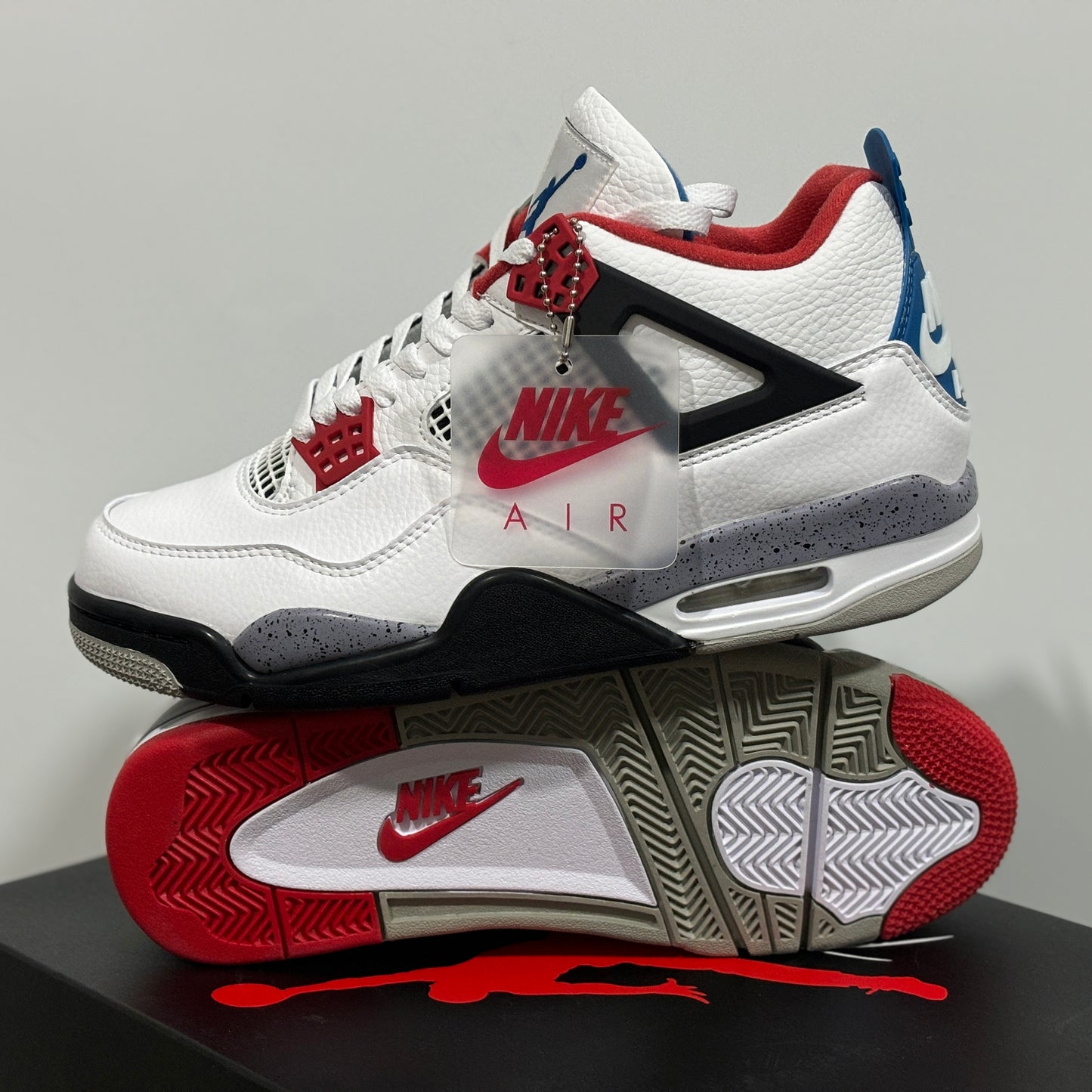 JORDAN 4