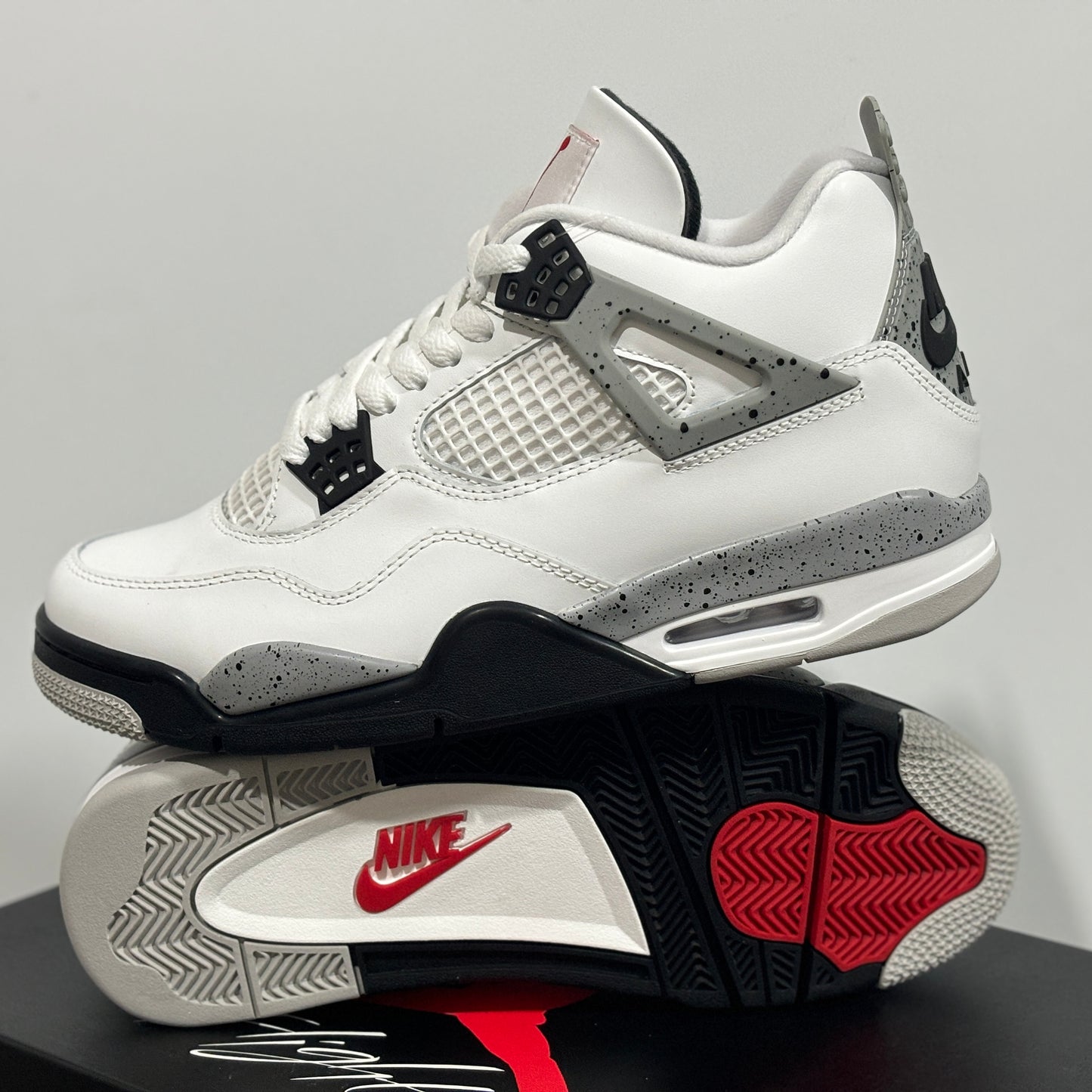 JORDAN 4