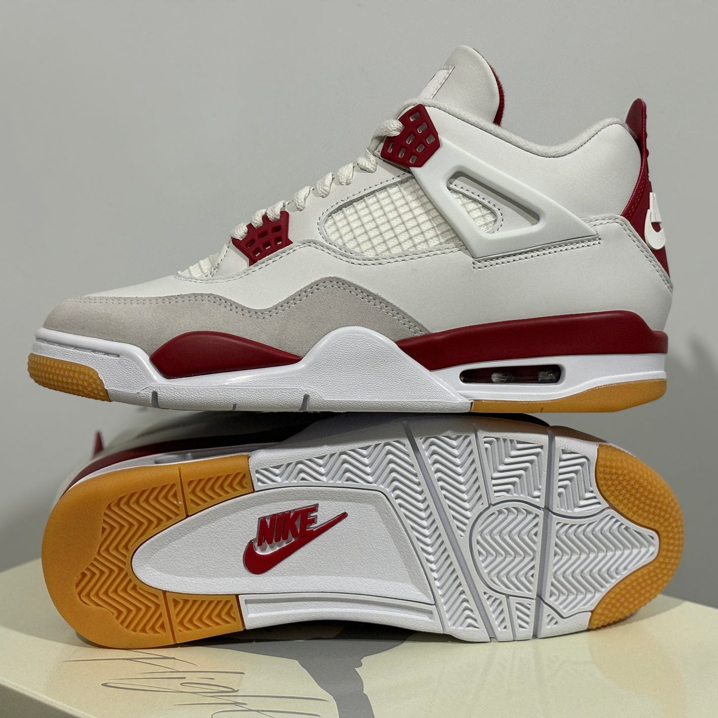 JORDAN 4