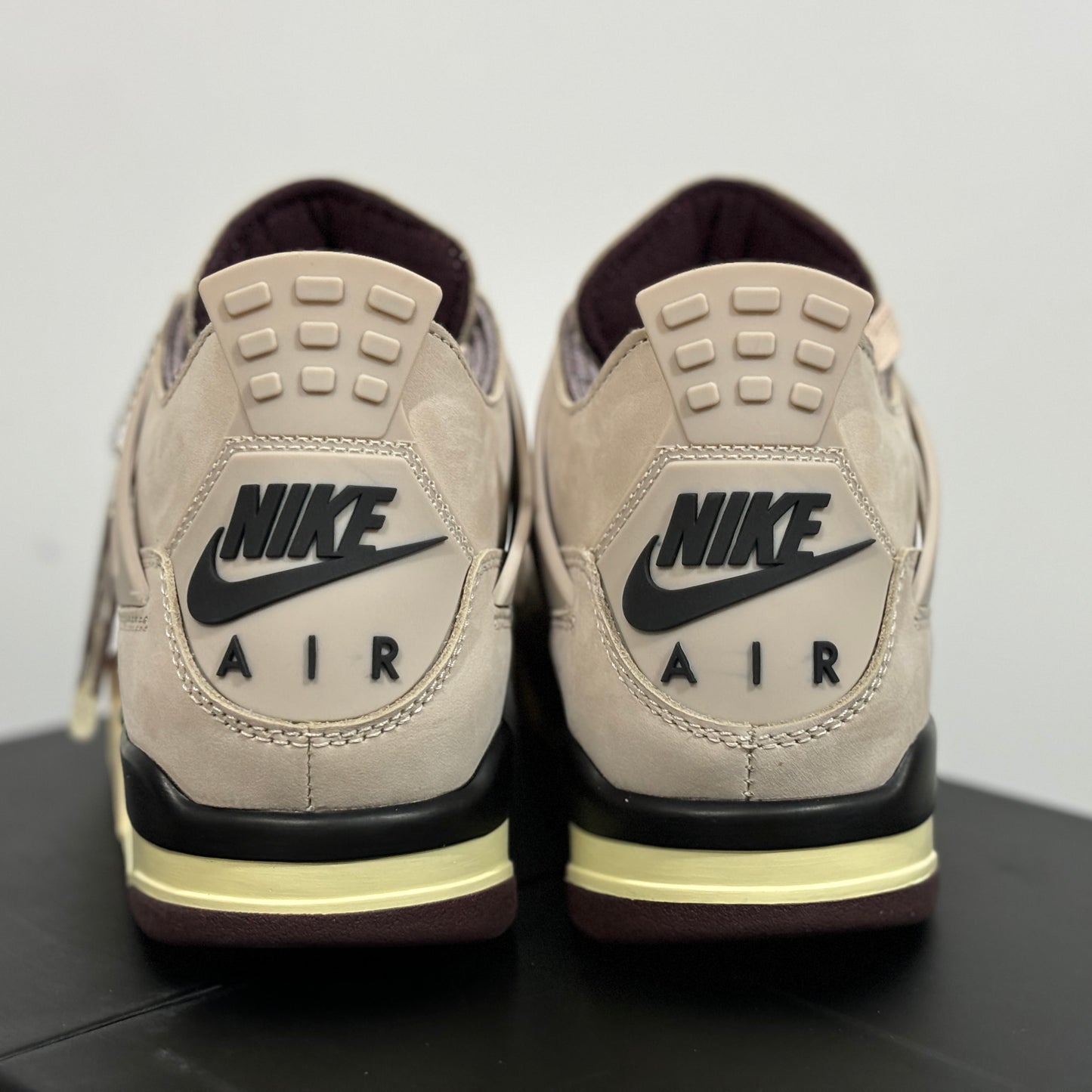 JORDAN 4
