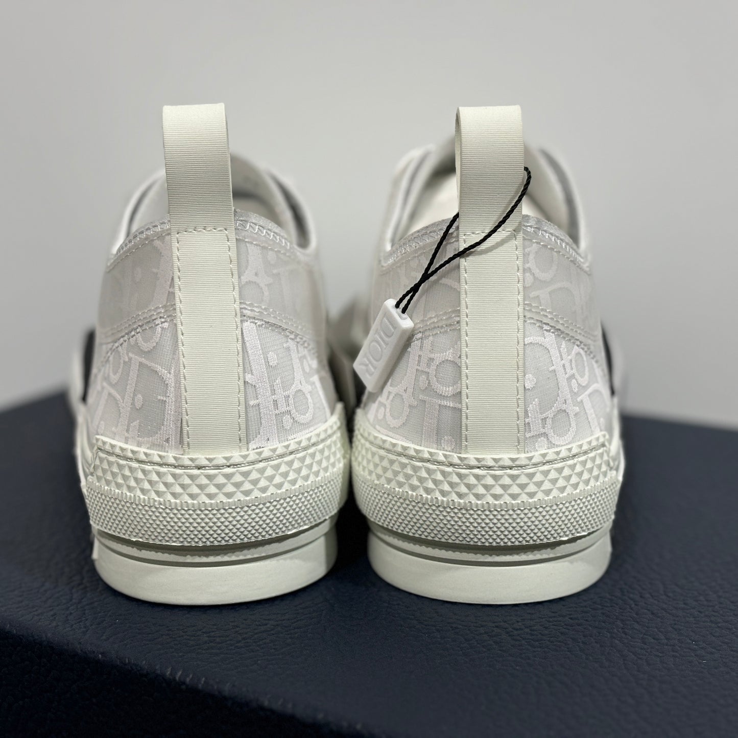DIOR