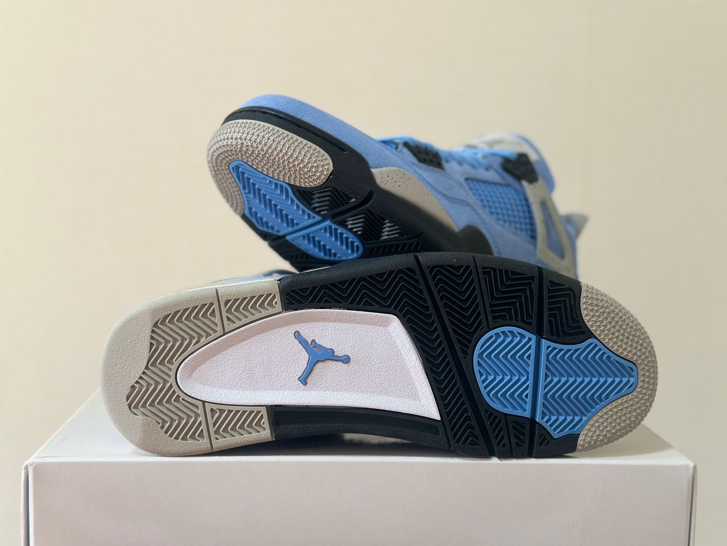 JORDAN 4