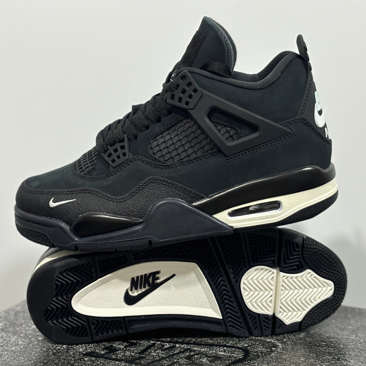 JORDAN 4