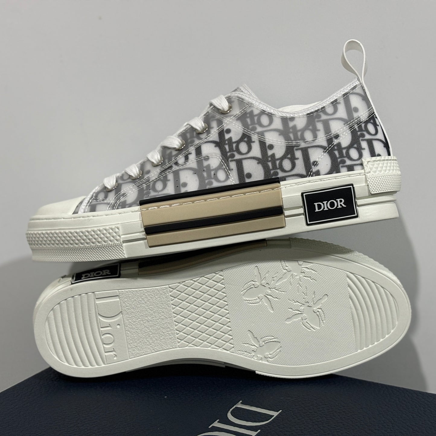 DIOR