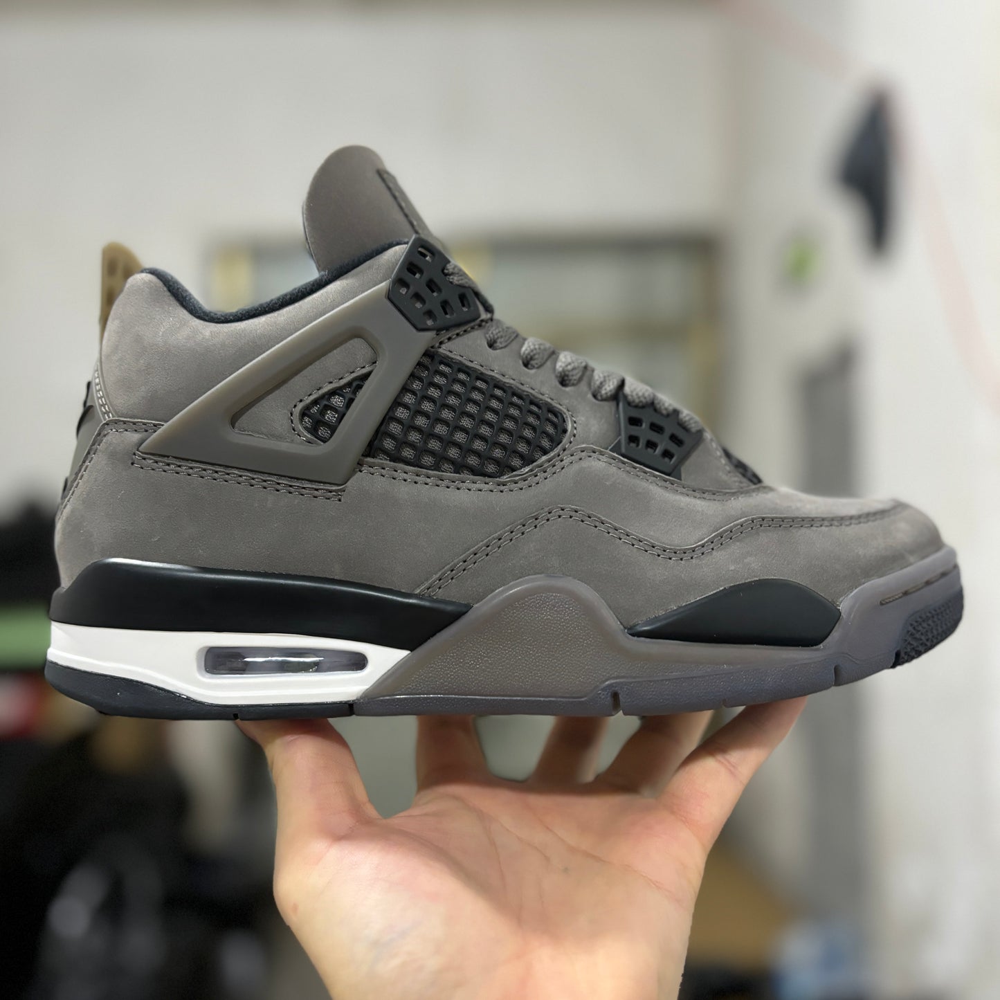 JORDAN 4