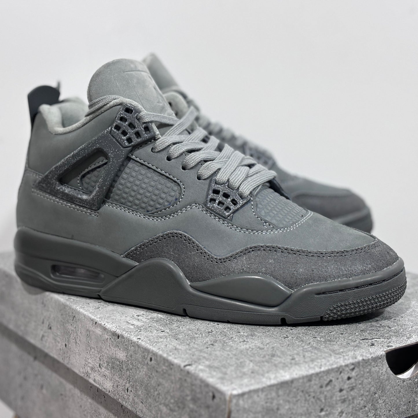 JORDAN 4