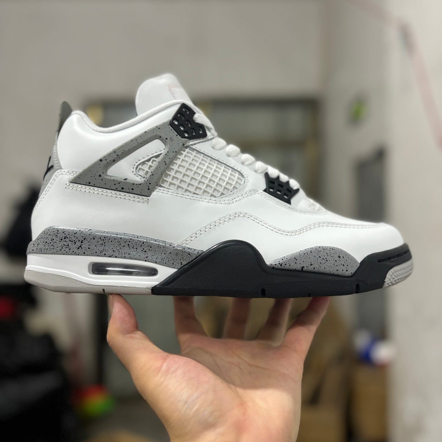 JORDAN 4