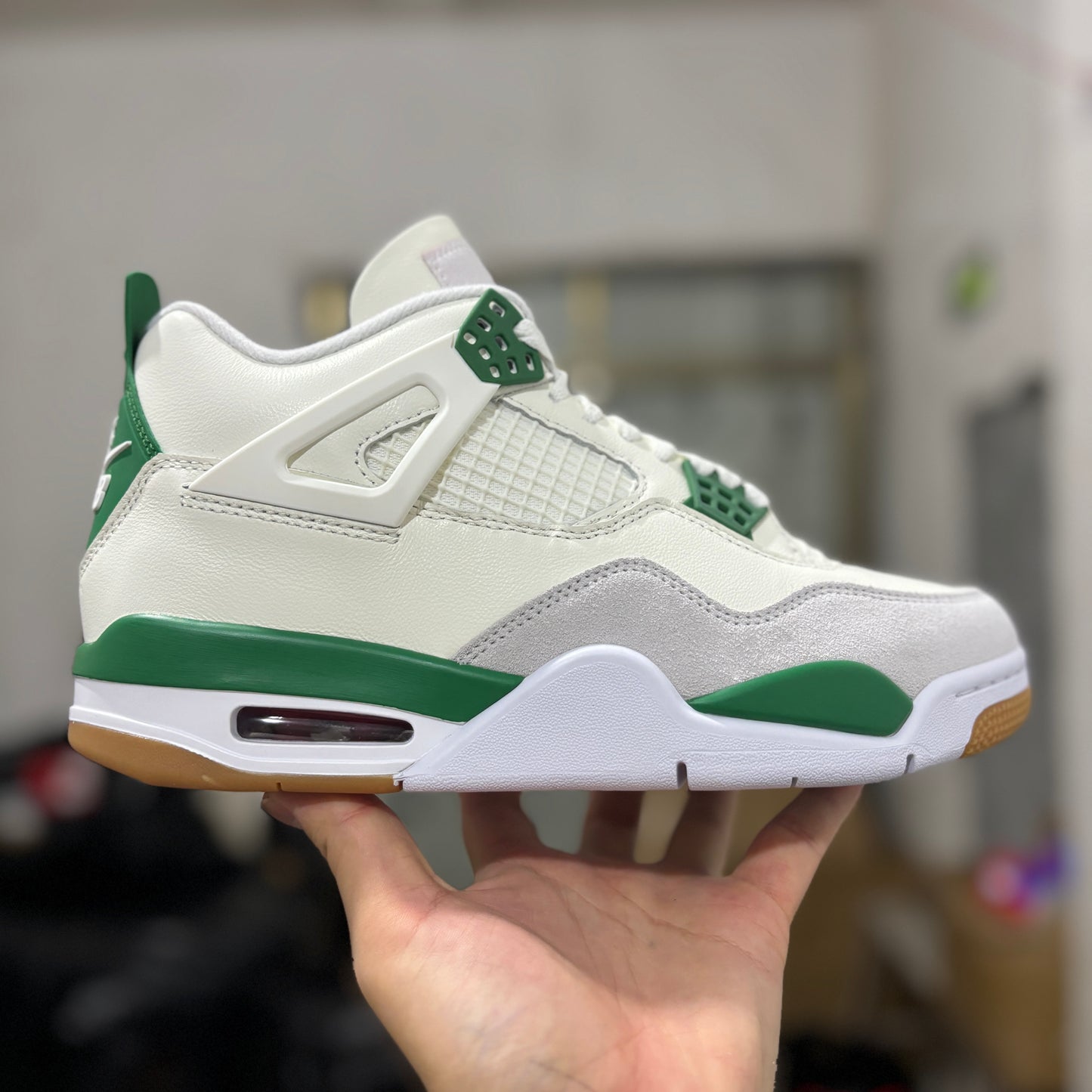 JORDAN 4