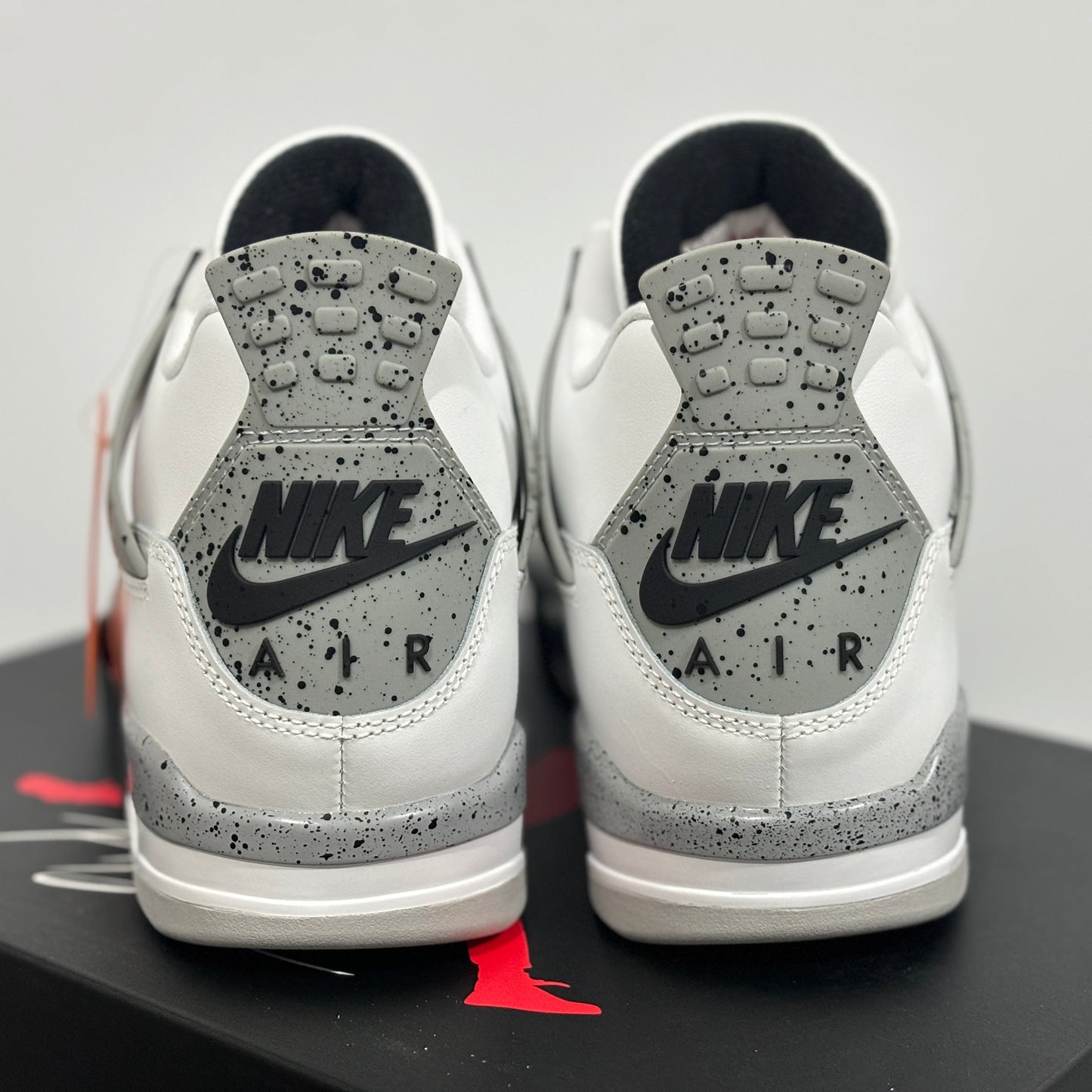 JORDAN 4