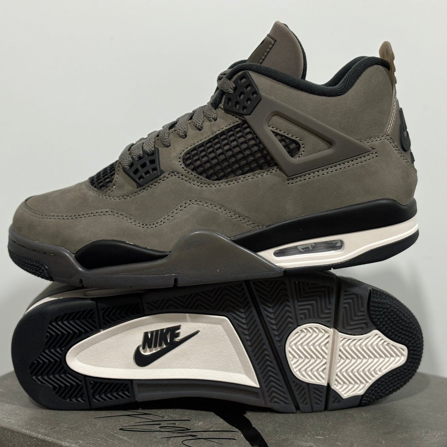 JORDAN 4