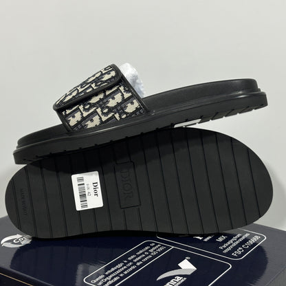 כפכפי DIOR